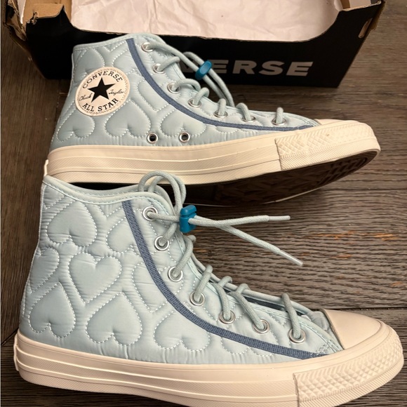 Women’s size 8 baby blue quilted chuck taylor all star sneakers - Picture 3 of 11